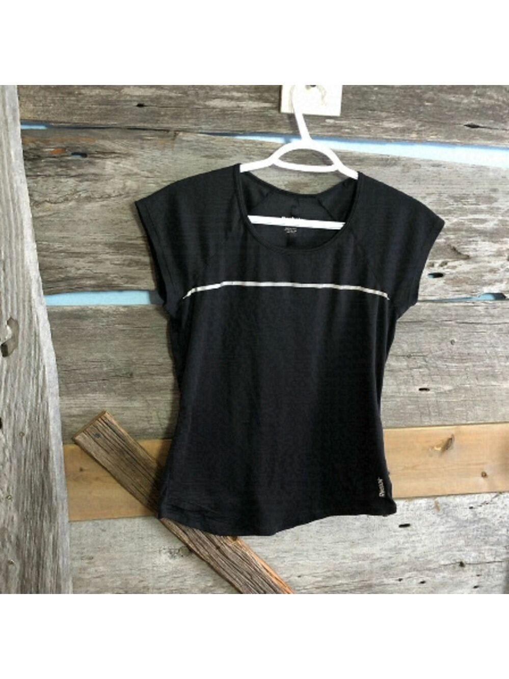 𝅺reebok Size Small Black Activewear Top